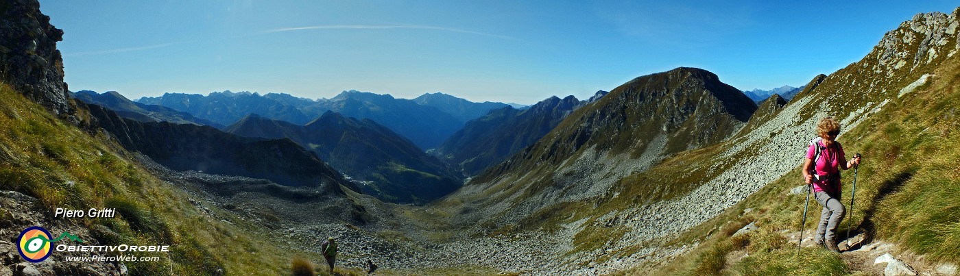 30 Panoramica sul vallone di salita da Foppolo.jpg